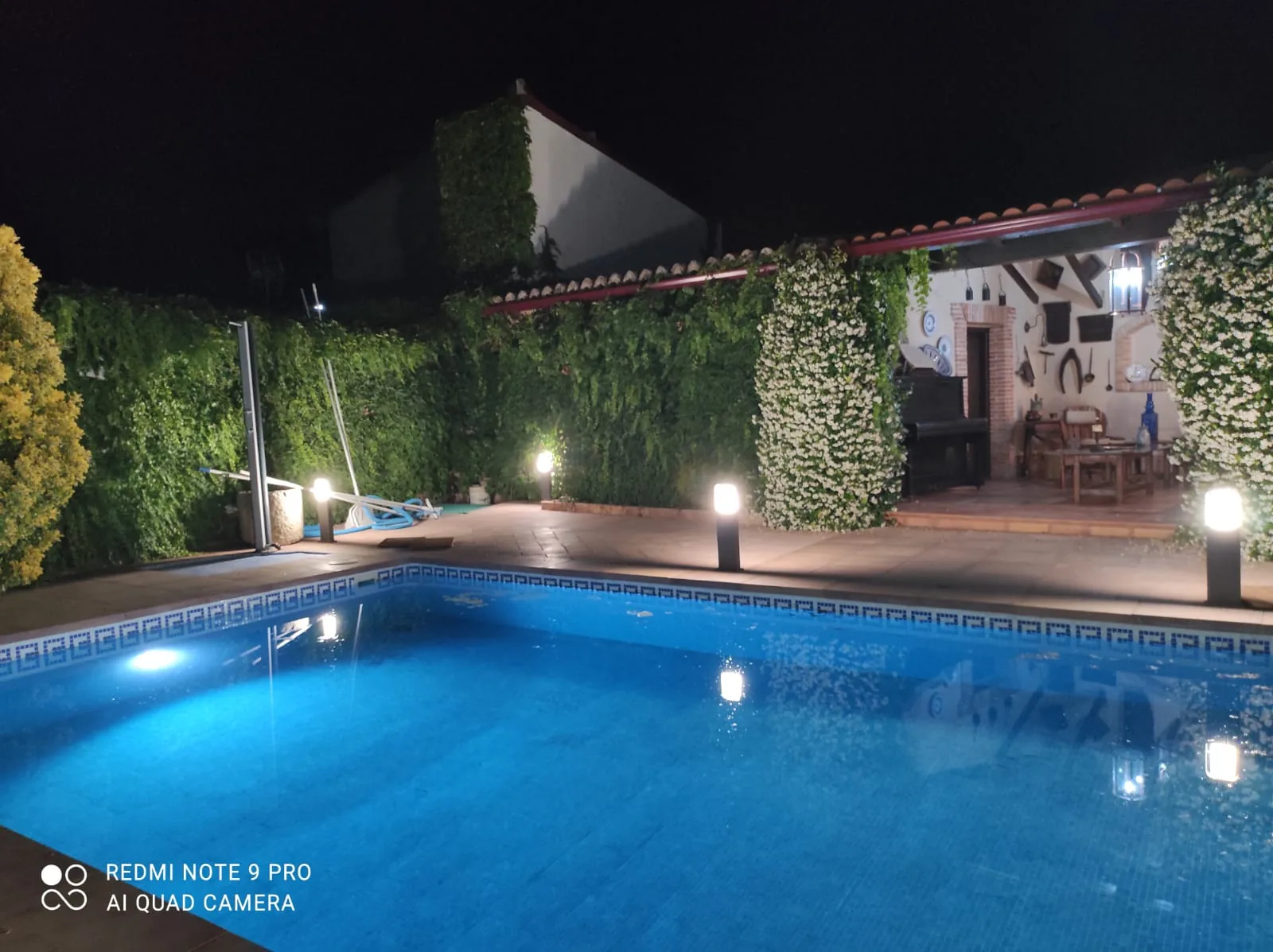 Piscina compartida en Casa Rural Tres Ventas - Casa Rural Tres Ventas